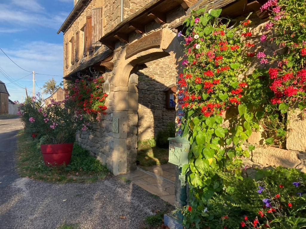 Lo Soulenquo A Fonteilles Sur Le Gr 65 Bed & Breakfast Golinhac Dış mekan fotoğraf